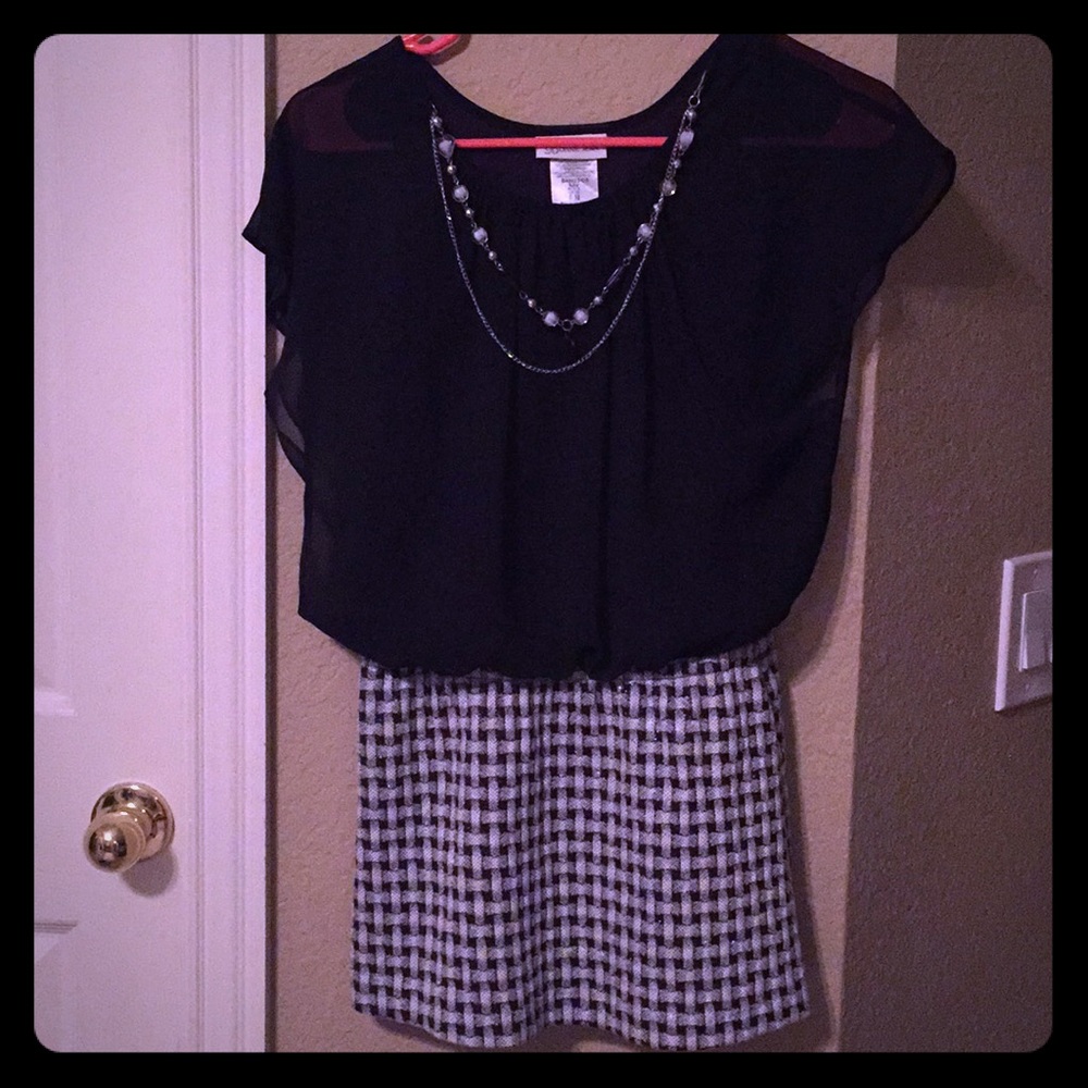 Short navy blue dress.